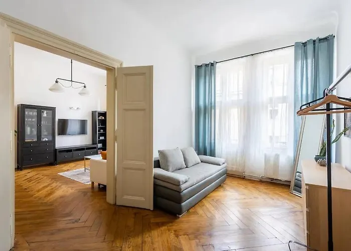 Spacious Apartment With Balcony At Wenceslas Sq