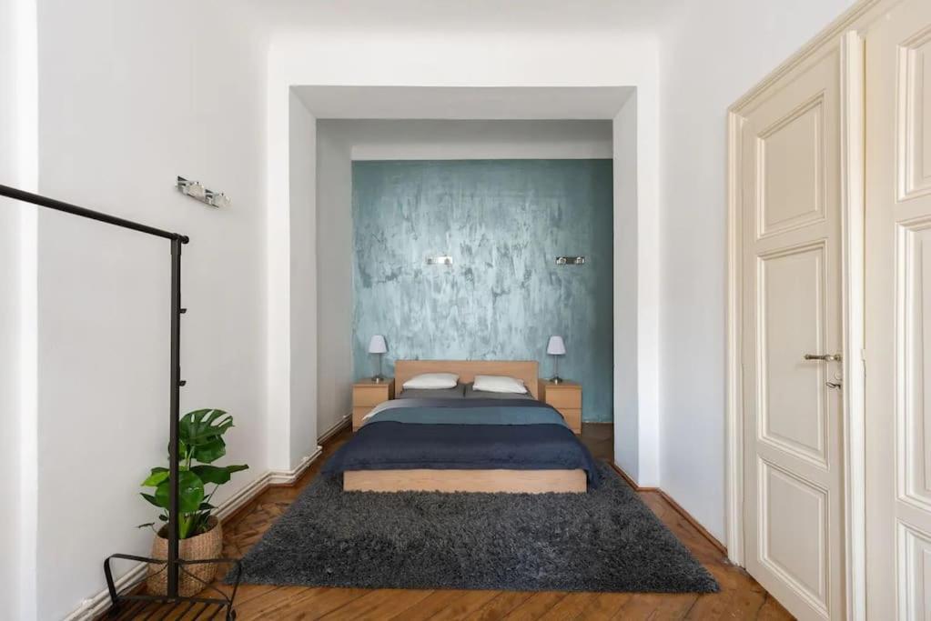 Spacious With Balcony At Wenceslas Sq Apartament