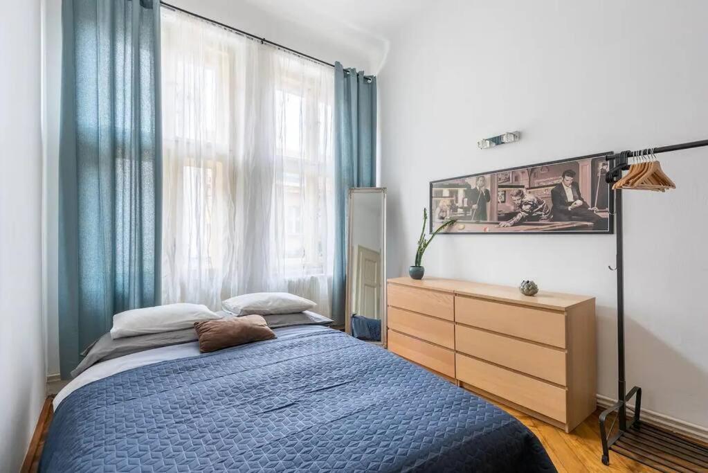 Spacious With Balcony At Wenceslas Sq Apartament *
