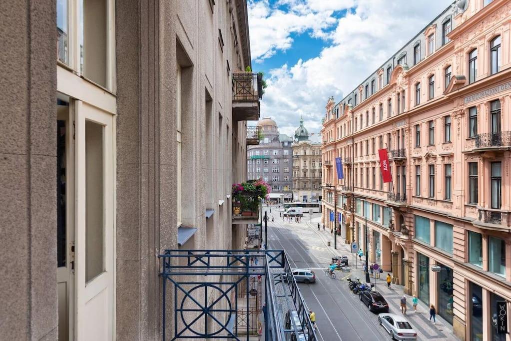 Apartament Spacious With Balcony At Wenceslas Sq Praga
